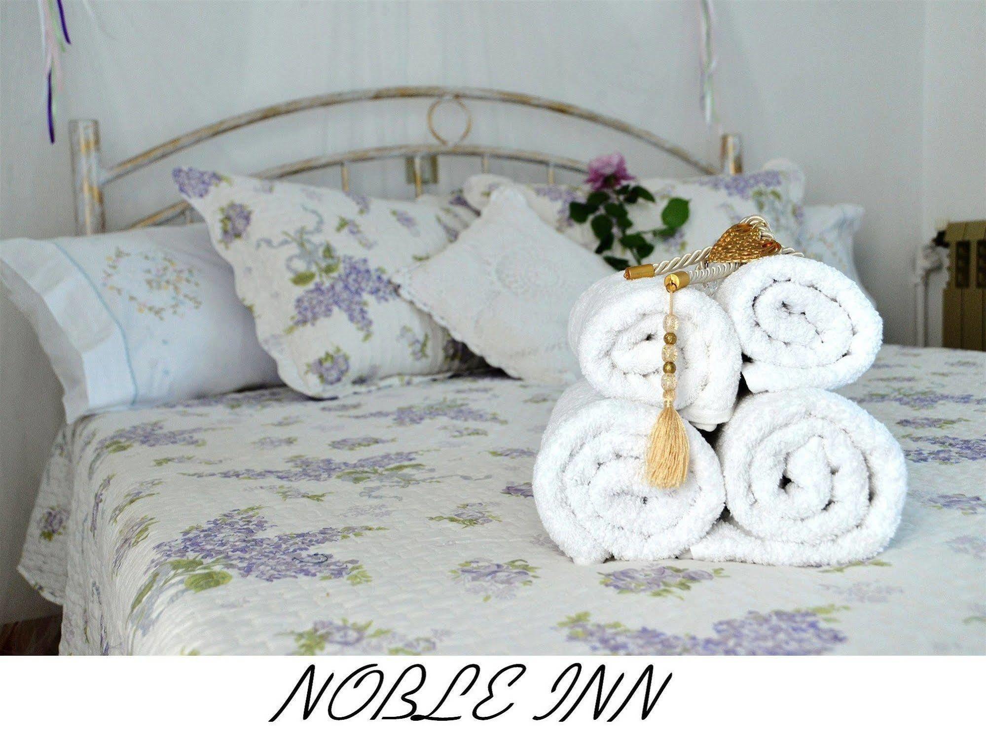 Noble Inn Лутракі Екстер'єр фото