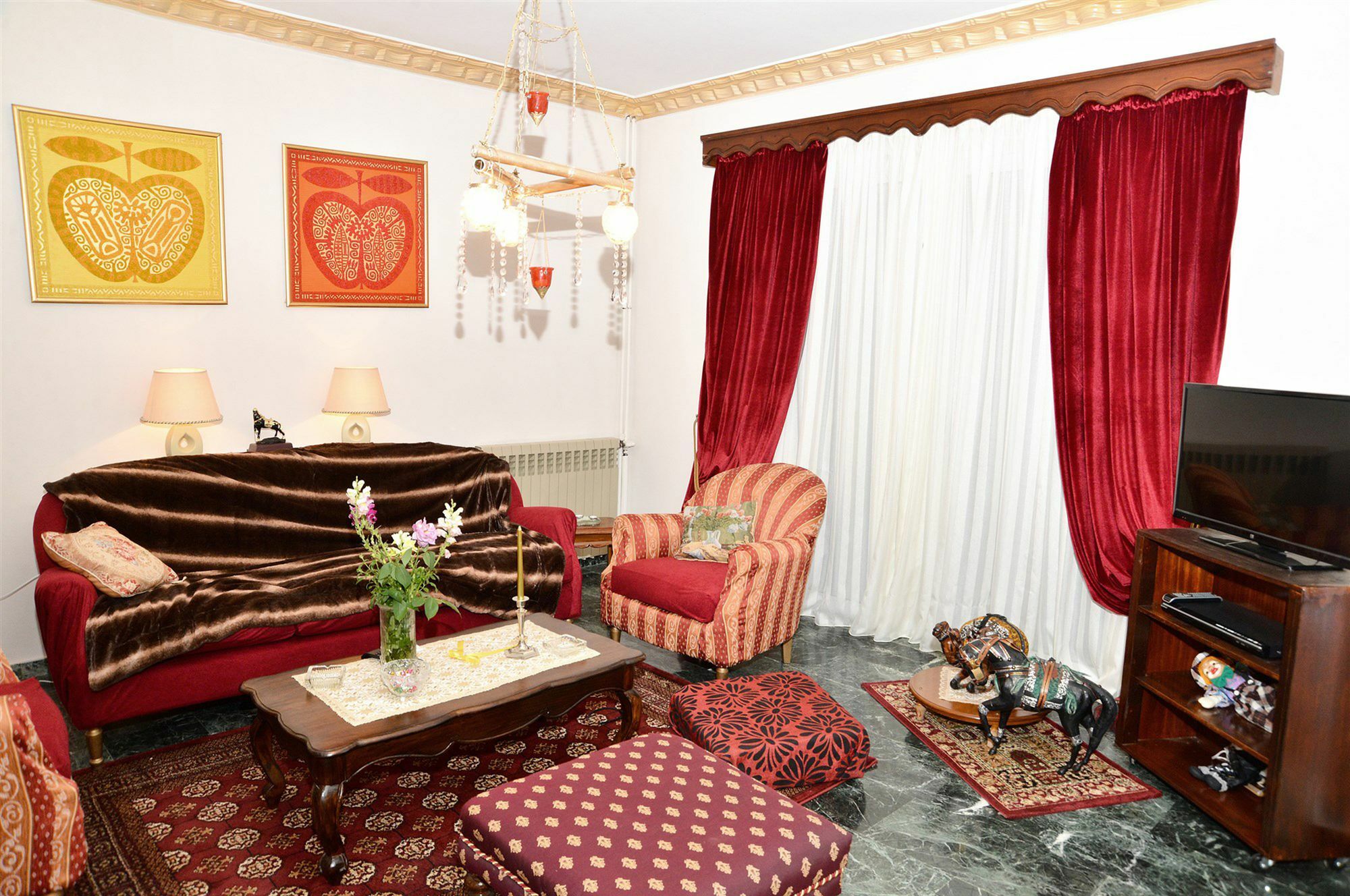 Noble Inn Лутракі Екстер'єр фото